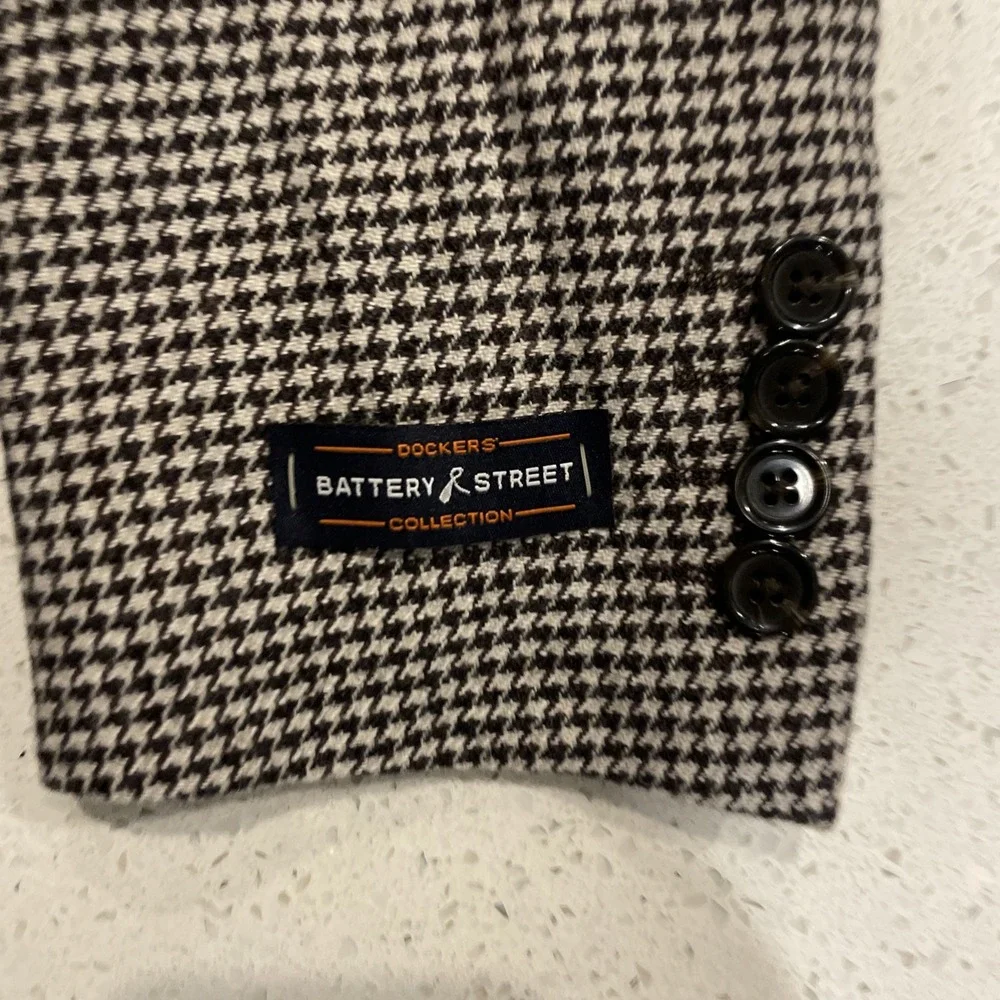 DOCKERS Battery Street Men's Suit Jacket Trim Fit 40R Brown  Wool Blend NWT
